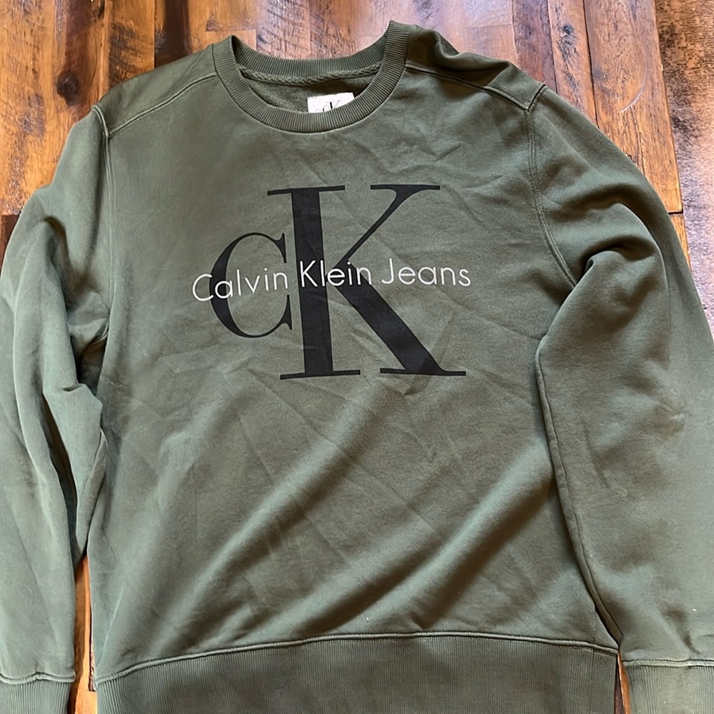 Women’s Calvin Klein sweatshirt